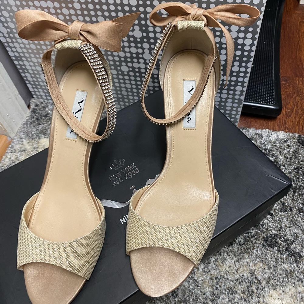 Sandal, gold/champagne